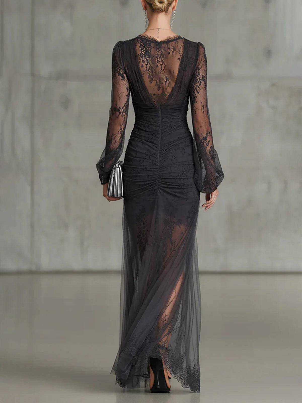 Isabel Scalloped Lace V-Neck Maxi Dress in Black
