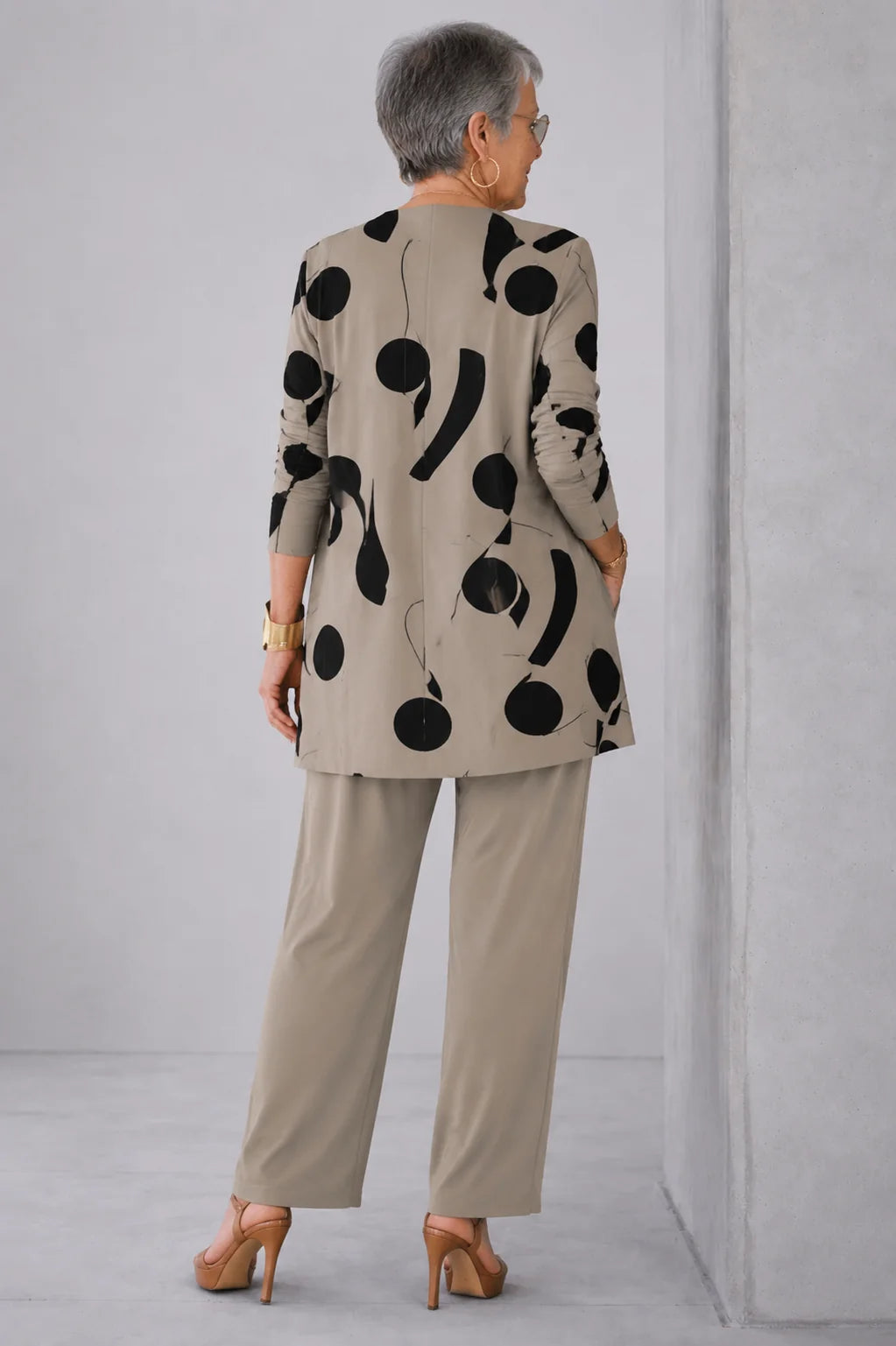 Millie Graphic Dot Three-Piece Set in Taupe
