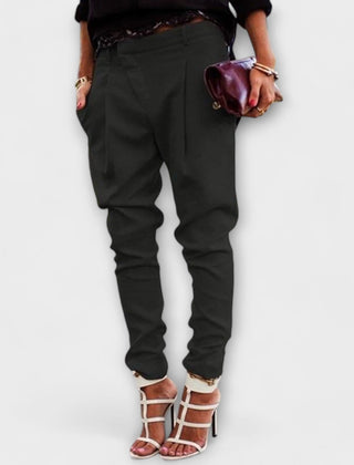 Odette Pleated Tapered Trousers in Black