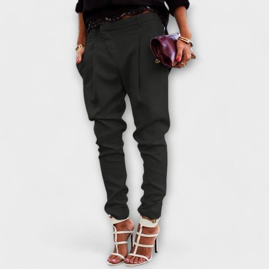 Odette Pleated Tapered Trousers in Black