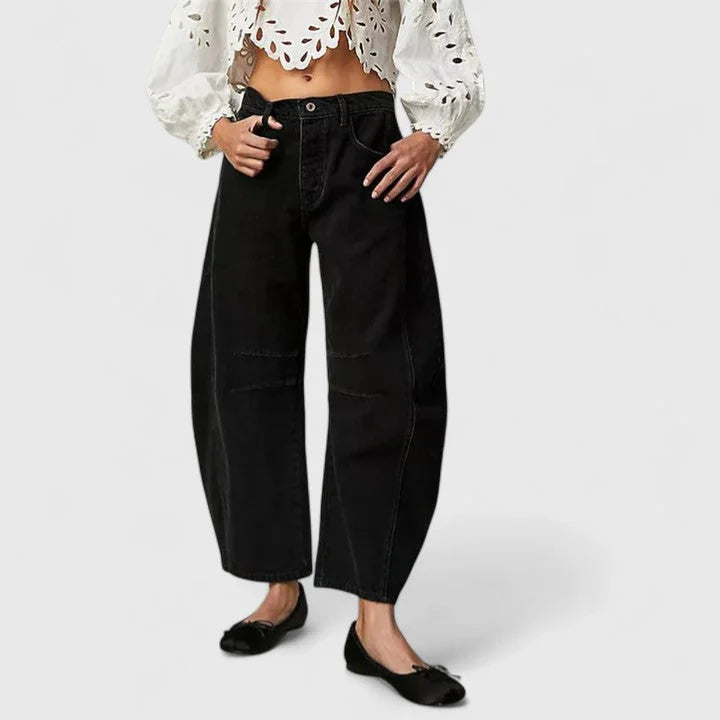 Phoebe Barrel Leg Jeans in Black
