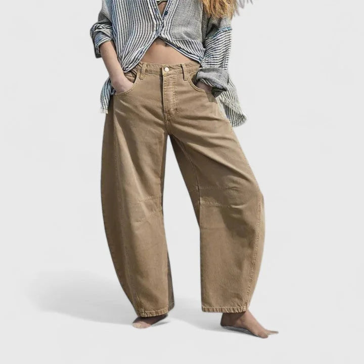 Phoebe Barrel Leg Jeans in Beige