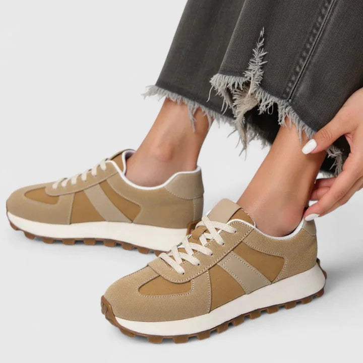Zelda Retro Runner Sneakers in Khaki