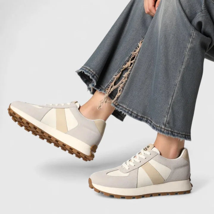 Zelda Retro Runner Sneakers in White